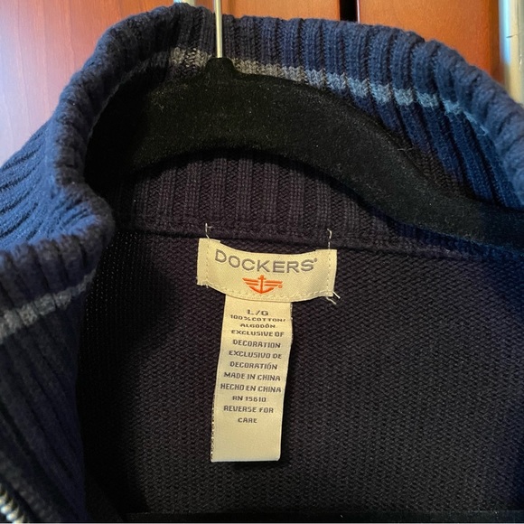 Men’s Dockers Navy Blue Quarter Zip Sweater - Picture 3 of 3